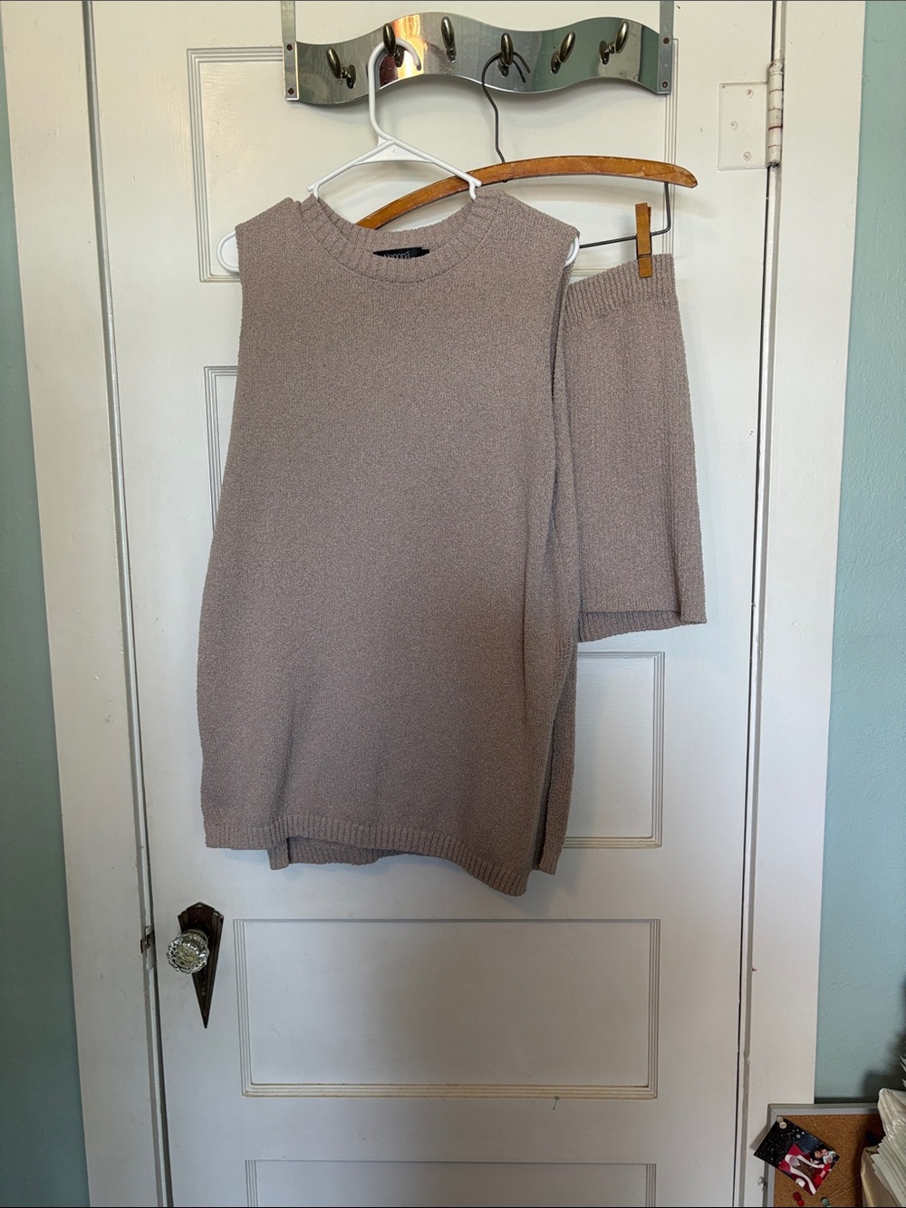 Sleeveless Knit Sweater and Shorts Set in Taupe Size L